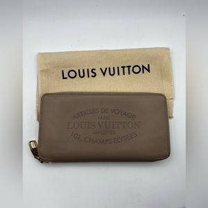 Louis Vuitton zippy wallet
